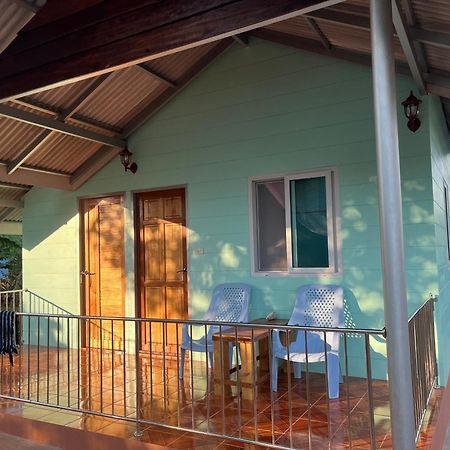 Baanlungmong Hotel Koh Mak Bagian luar foto